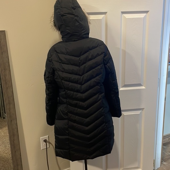 Eddie Bauer parka like new - Picture 5 of 10